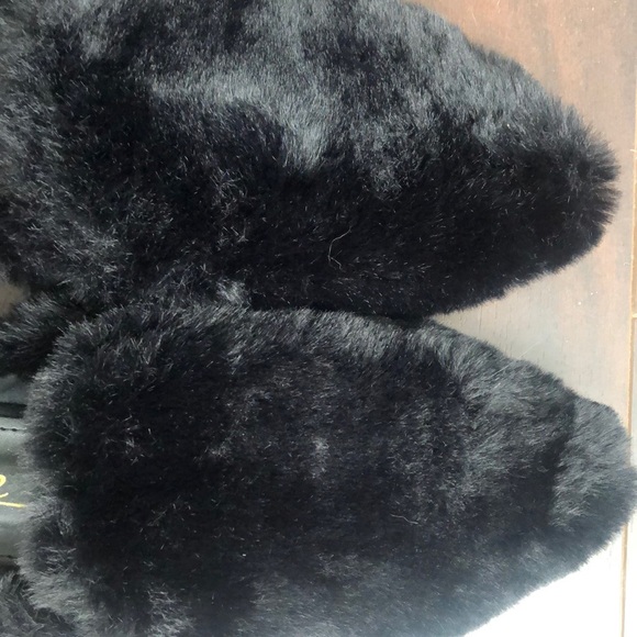 Forever 21 black faux fur pointed toe flats - Picture 5 of 7